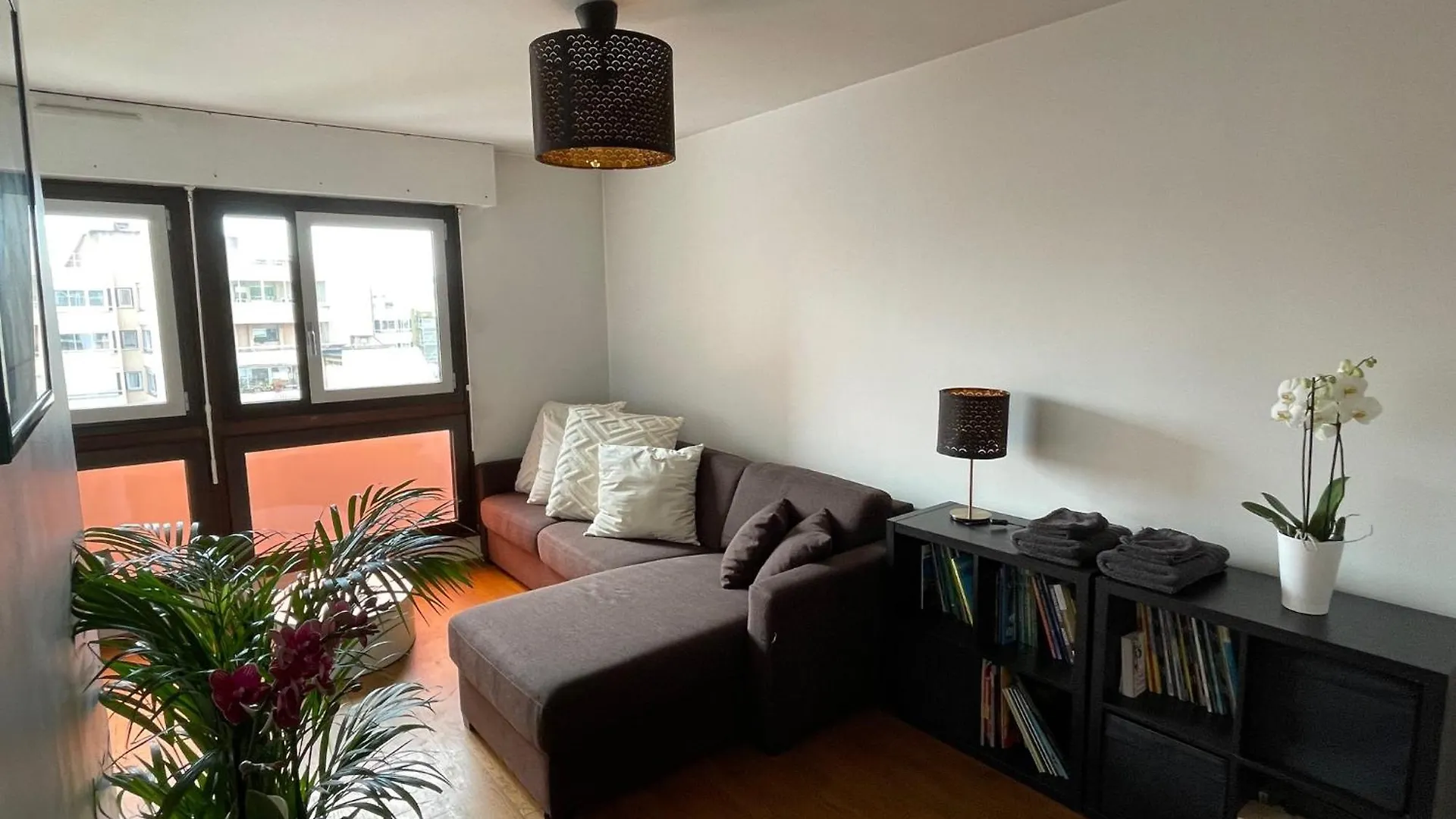 2 Pieces Apartment *